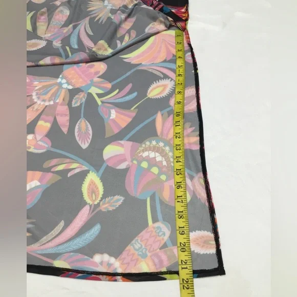 Trina Turk Vibrant Floral coverups - Picture 11 of 12